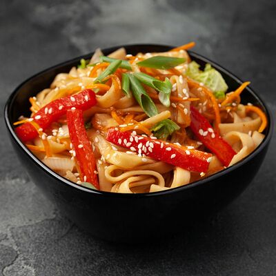 Удон с курицей в SushiHit по цене 370 ₽