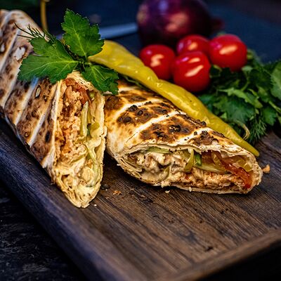 Шаурма с говядиной в Мангал & Кебаб по цене 399 ₽