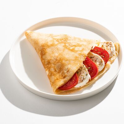 Блин с моцареллой и томатами в Blinchik по цене 300 ₽