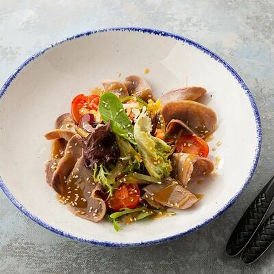 Салат с языком и корнишонами в На Парах по цене 320