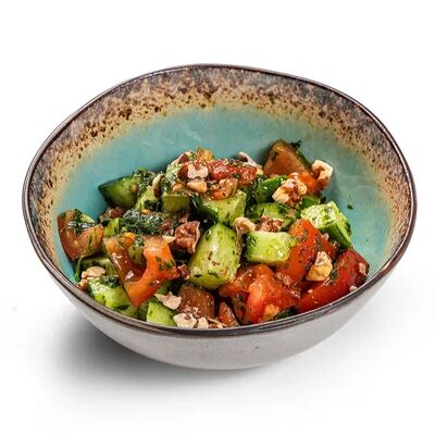 Салат овощной с заправкой из песто в Квартира Пиросмани по цене 390 ₽