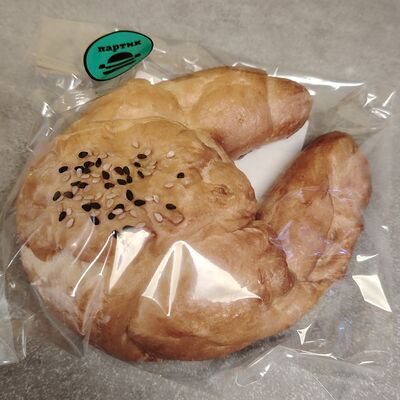 Круассан с малиной в Латтезавр по цене 240 ₽