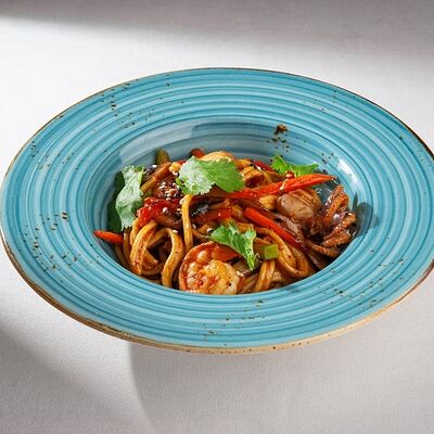 Лапша с морепродуктами в Sarang по цене 619 ₽