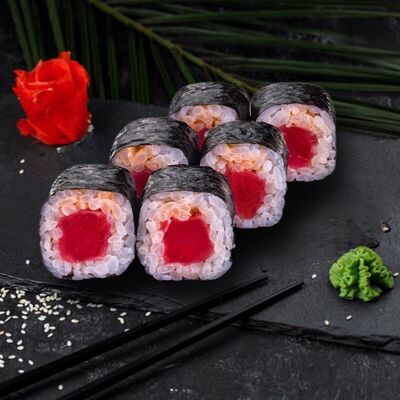 Ролл с тунцом в Суши и Роллы по цене 269 ₽
