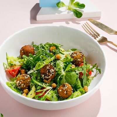 Салат с фалафелем в Маймун по цене 590