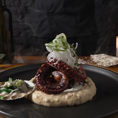 Щупальца гигантского осьминога в греческом стиле. в Tre/Quarti по цене 1790 ₽