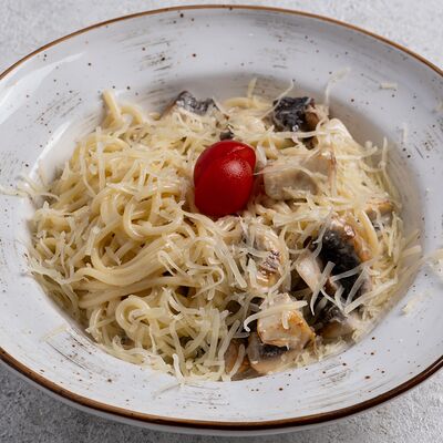 Паста с грибами в Сакура по цене 500 ₽