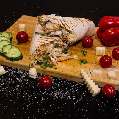 Шаурма с курицей в Шашлычный Мир по цене 300 ₽