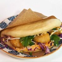 Бао сэндвич с креветкой в Dragon’s ramen