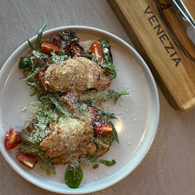Цезарь курица в Венеция по цене 720 ₽