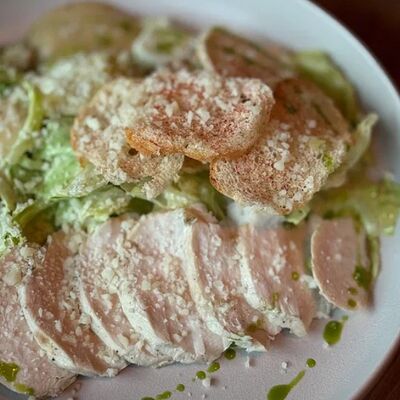 Цезарь с курицей в Локация по цене 650 ₽