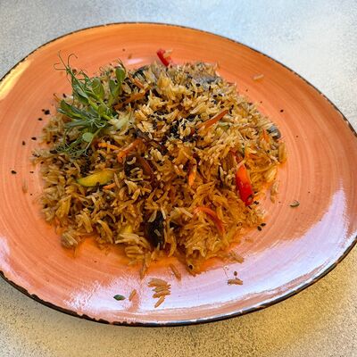 Вок овощной с рисом и грибами веганский в Пойду Поем по цене 390 ₽