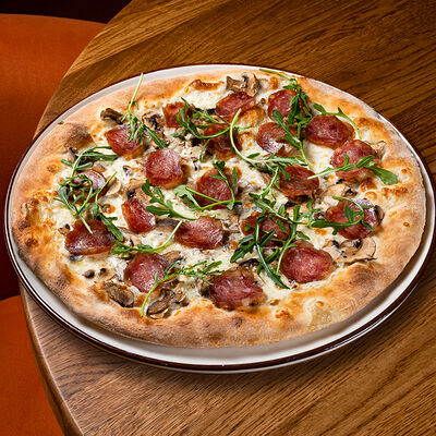 Пицца Милано 28 см в IL Патио по цене 799 ₽