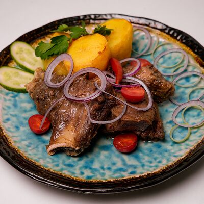 Казан-кебаб из говядины с картофелем в Бухара по цене 690 ₽