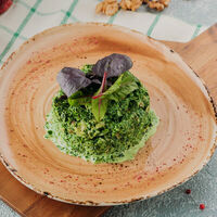 Шпинат с чесноком в Тбилисо