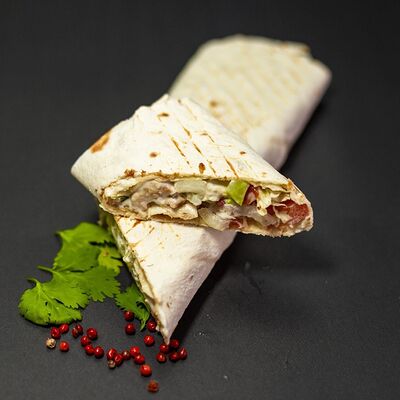 Цезарь-ролл с моцареллой в Джудос joudos шаверма 12 по цене 510 ₽