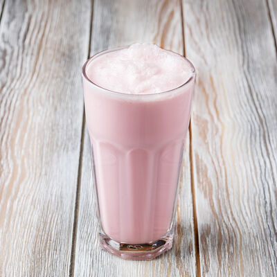 Милкшейк Клубничный в Кофейня на Остоженке по цене 590 ₽