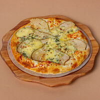 Хачапури с грушей и сыром дорблю в Хочу Пури