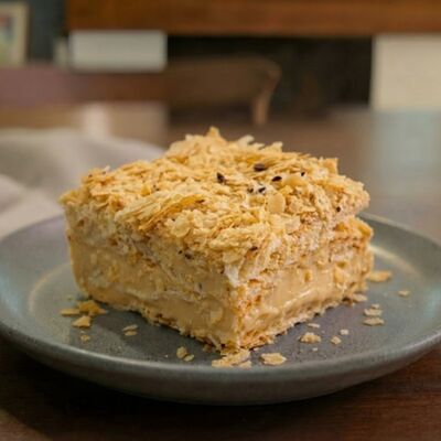 Торт Наполеон с пражским кремом в Кулинария Камин по цене 310 ₽