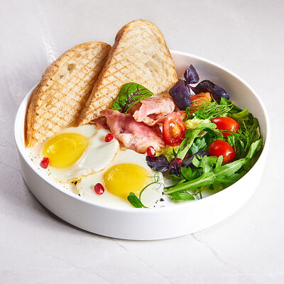 Глазунья с беконом в Sugar Mama по цене 430 ₽