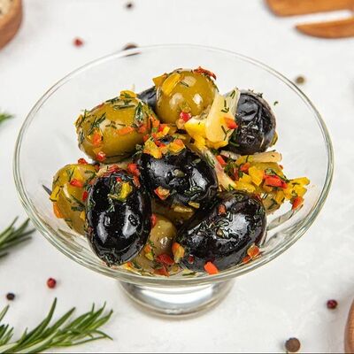 Оливки и маслины в Глинтвейн по цене 1250 ₽