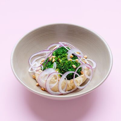 Салат с хумусом и брокколи в Форма по цене 450 ₽