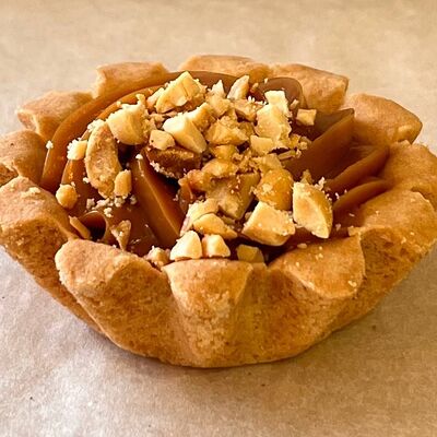 Корзинка со сгущенкой в Пекарня хлеб батон по цене 75 ₽