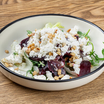 Салат с печеной свеклой в Лисичкино Чехова по цене 315 ₽