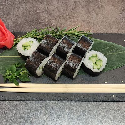Ролл с огурцом в Sufish по цене 230 ₽