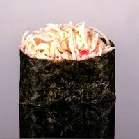 Гункан с крабом в Roll & Wok
