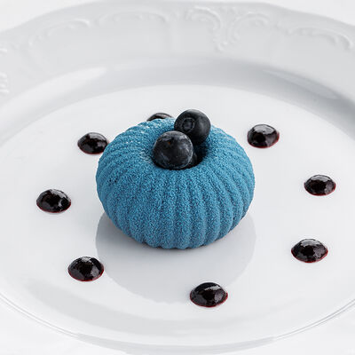 Муссовый десерт с черникой в Волга-Волга по цене 590 ₽