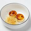 Сырники с яблоком, ванильным кремом и орехом макадамия в Benedict breakfast & lounge по цене 460