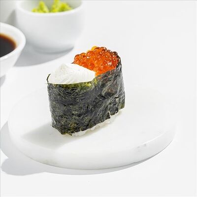 Гункан с красной икрой в SeabasSushi по цене 375 ₽