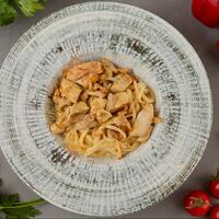Лагман с копченым цыпленком и сливочным карри в Куркума