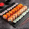 Сет Не изменяя традициям в ROLLS KING SUSHI KINGDOM по цене 3875