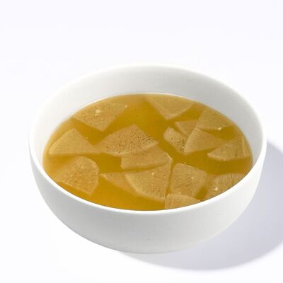 Суп с редькой на костном бульоне в Kimbox - Корейская кухня по цене 300 ₽