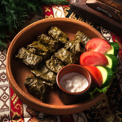 Долма с мацони в Хинкальная Сациви по цене 970 ₽