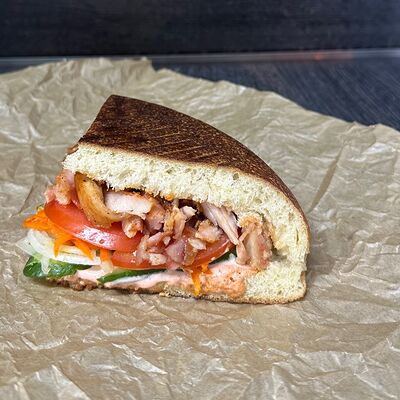 Шаурма Мега четвертинка в Моя шаурма по цене 250 ₽