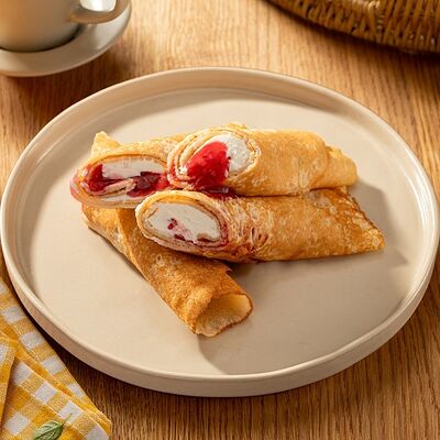 Блинчики с маскарпоне и вареньем на выбор в Пока горячее по цене 390 ₽