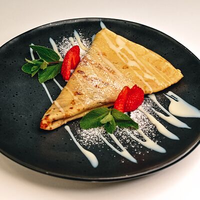 Блин со сгущенкой в Клевая блиновая по цене 180 ₽