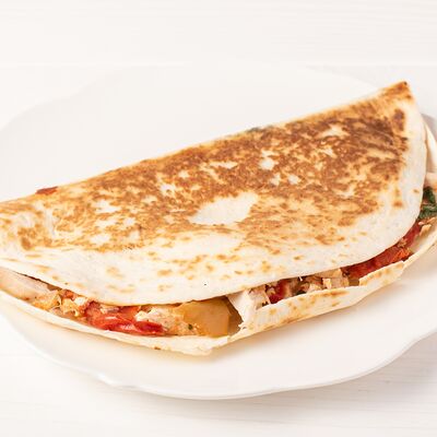 Кесадилья с курицей и сыром в Бахетле по цене 354 ₽