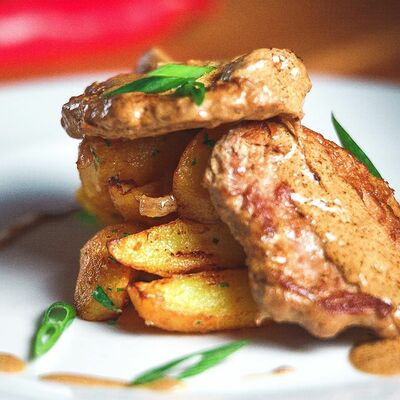 Медальоны из cвинoй вырезки в Вобла по цене 640 ₽