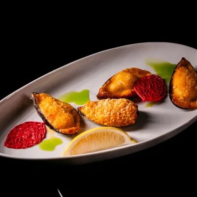 Запечёные под сыром мидии в Soul&Spirits по цене 725 ₽