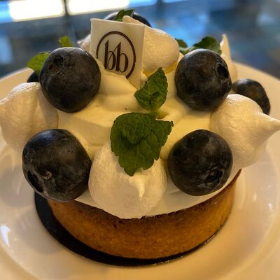 Тарт Черника-маскарпоне в Bon Bon по цене 585 ₽