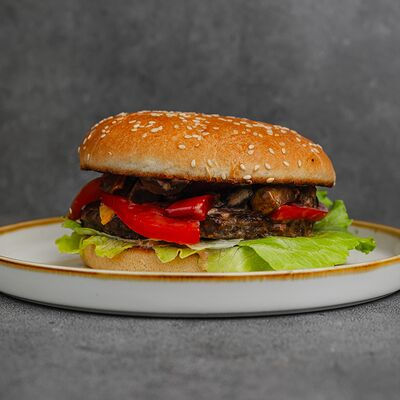 Бургер с печеными овощами в Гурман по цене 460 ₽