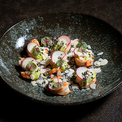 Креветки с соусом васаби и миндальными лепестками в Фабрика по цене 720 ₽