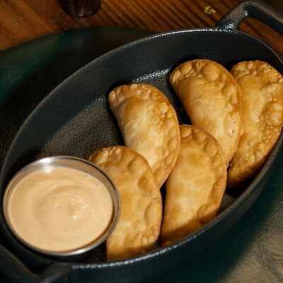 Чебуреки с крабом в Биржевик по цене 825 ₽