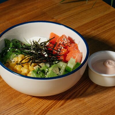 Поке Лосось спайси в Cream Soda по цене 790 ₽