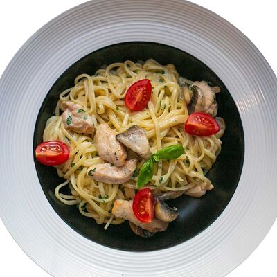 Паста с курицей и грибами в Папа плов по цене 850 ₽