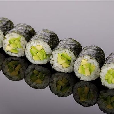 Ролл с авокадо в Bluefin по цене 450 ₽